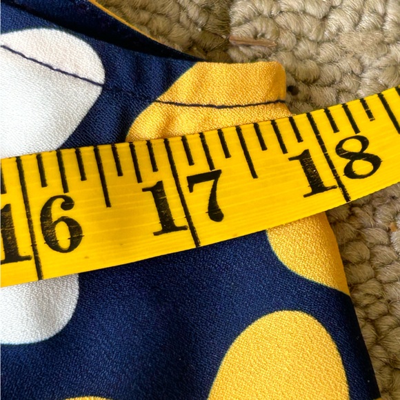 ModCloth sleeveless tank with neck bow. Size S. Navy with pop art yellow daisy - Picture 9 of 14